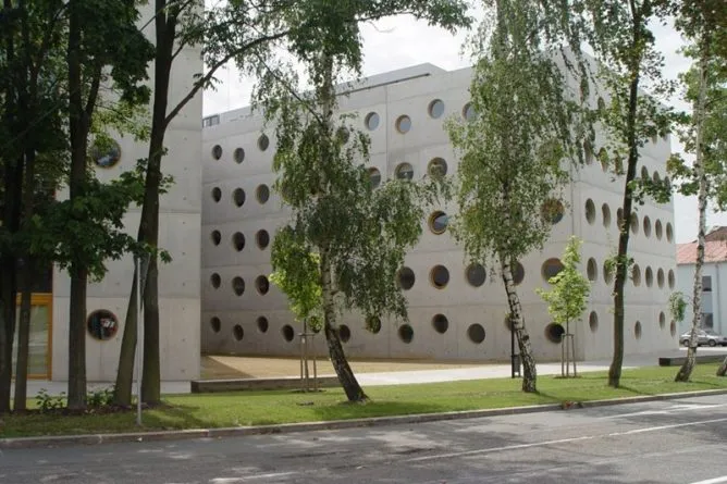 Statut knihovny - Studijní a vědecká knihovna v Hradci Králové