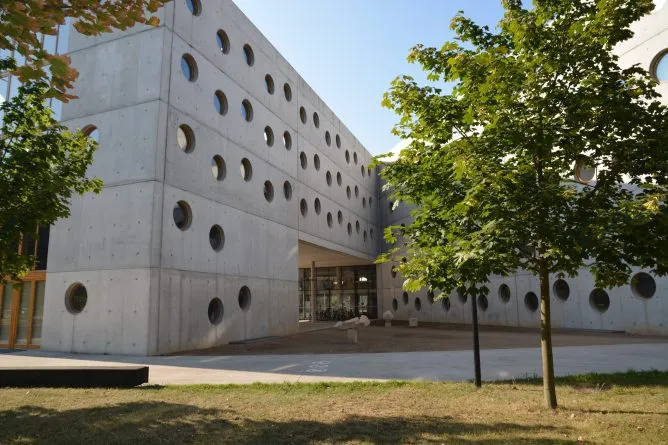 Historie knihovny - Studijní a vědecká knihovna v Hradci Králové