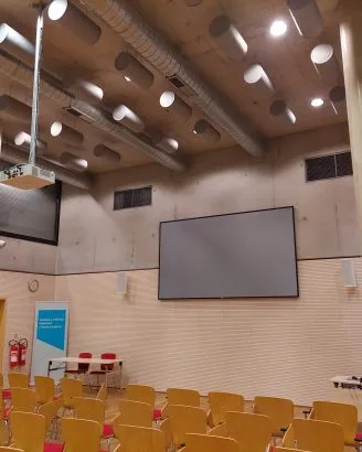 Interiér - Studijní a vědecká knihovna v Hradci Králové