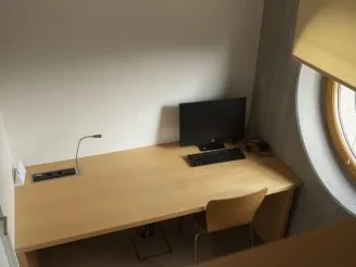 Studijní boxy