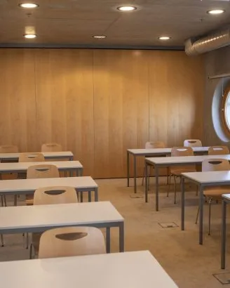 Interiér - Studijní a vědecká knihovna v Hradci Králové