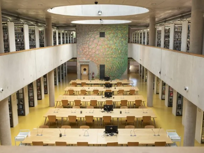 Studovny - Studijní a vědecká knihovna v Hradci Králové