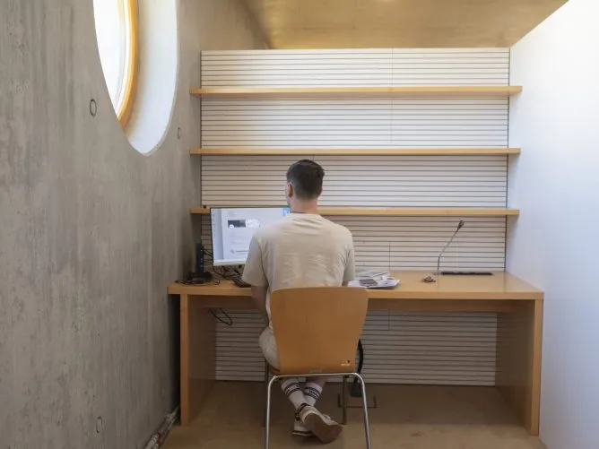 Studijní boxy - Studijní a vědecká knihovna v Hradci Králové