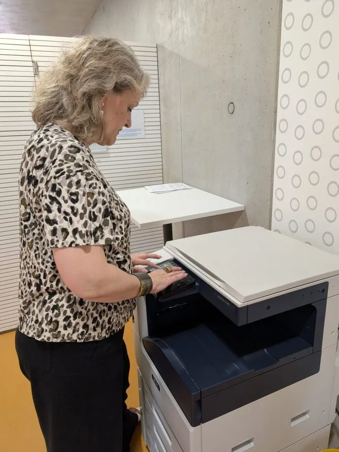 Reprografické služby - Studijní a vědecká knihovna v Hradci Králové