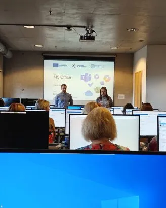 Interiér - Studijní a vědecká knihovna v Hradci Králové