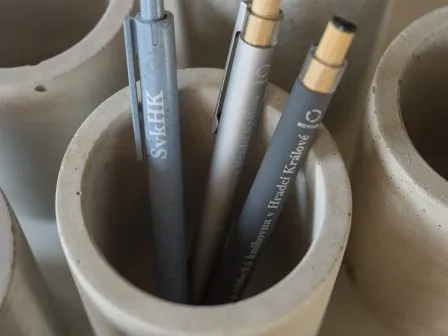 Merch SvkHK - Studijní a vědecká knihovna v Hradci Králové