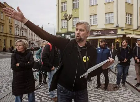 Úvod - Studijní a vědecká knihovna v Hradci Králové